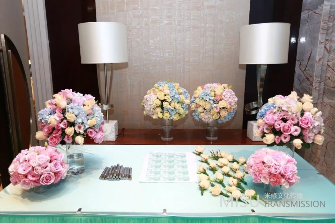 匠心綻放一一靜尚顏&素力康戰(zhàn)略合作簽約儀式暨嬌之蜜語(yǔ)新品發(fā)布會(huì)活動(dòng)策劃案例