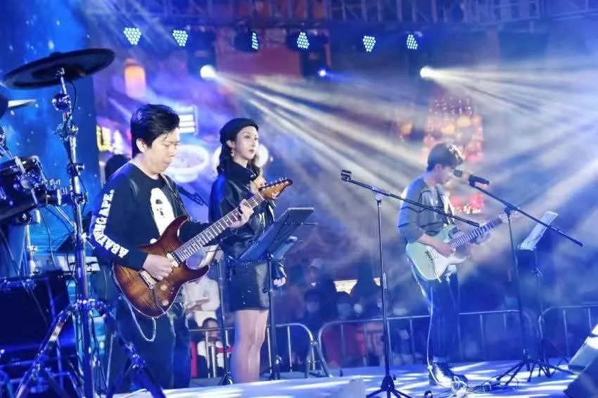 大型晚會(huì)活動(dòng)策劃案例：躺平一波啦_致敬青春 浪漫同行